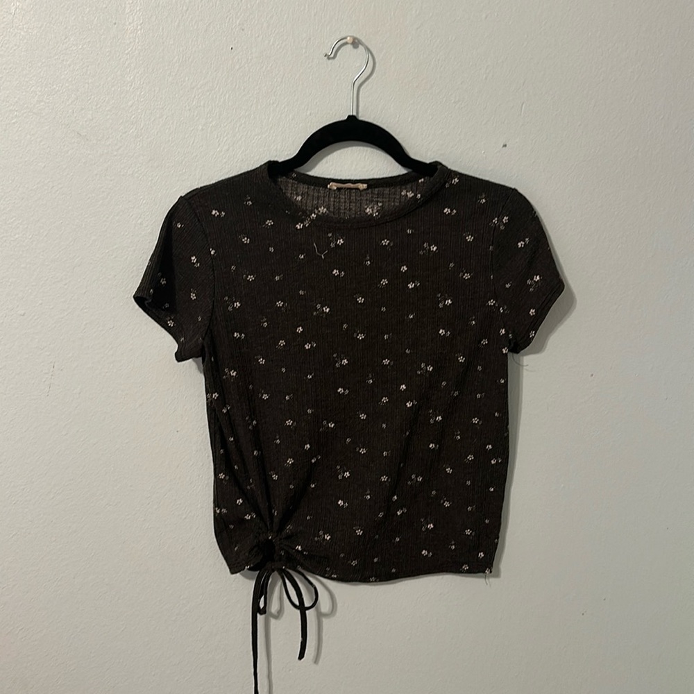 Black- grey t-shirt with small white flowers